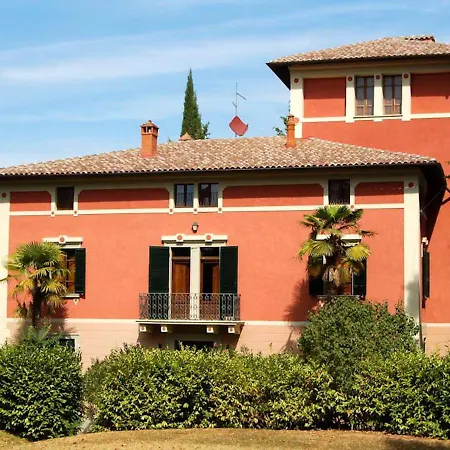 Strada Sleeps 17 Pool Wifi * Villastrada