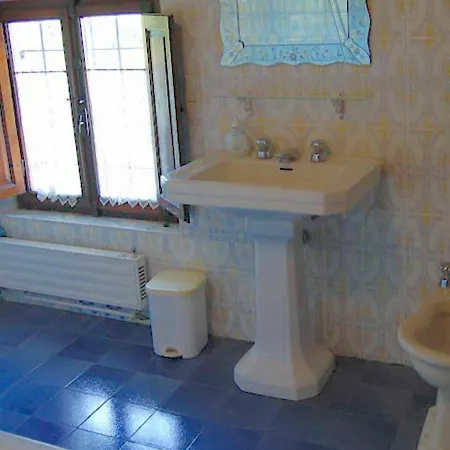 Strada Sleeps 17 Pool Wifi * Villastrada
