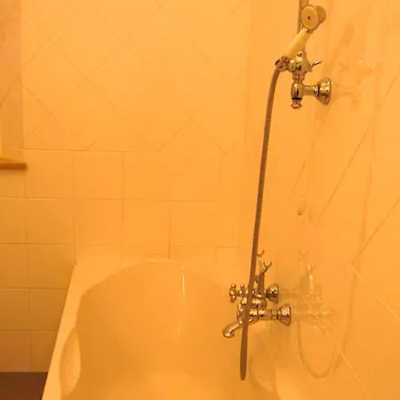 别墅 Strada Sleeps 17 Pool Wifi *